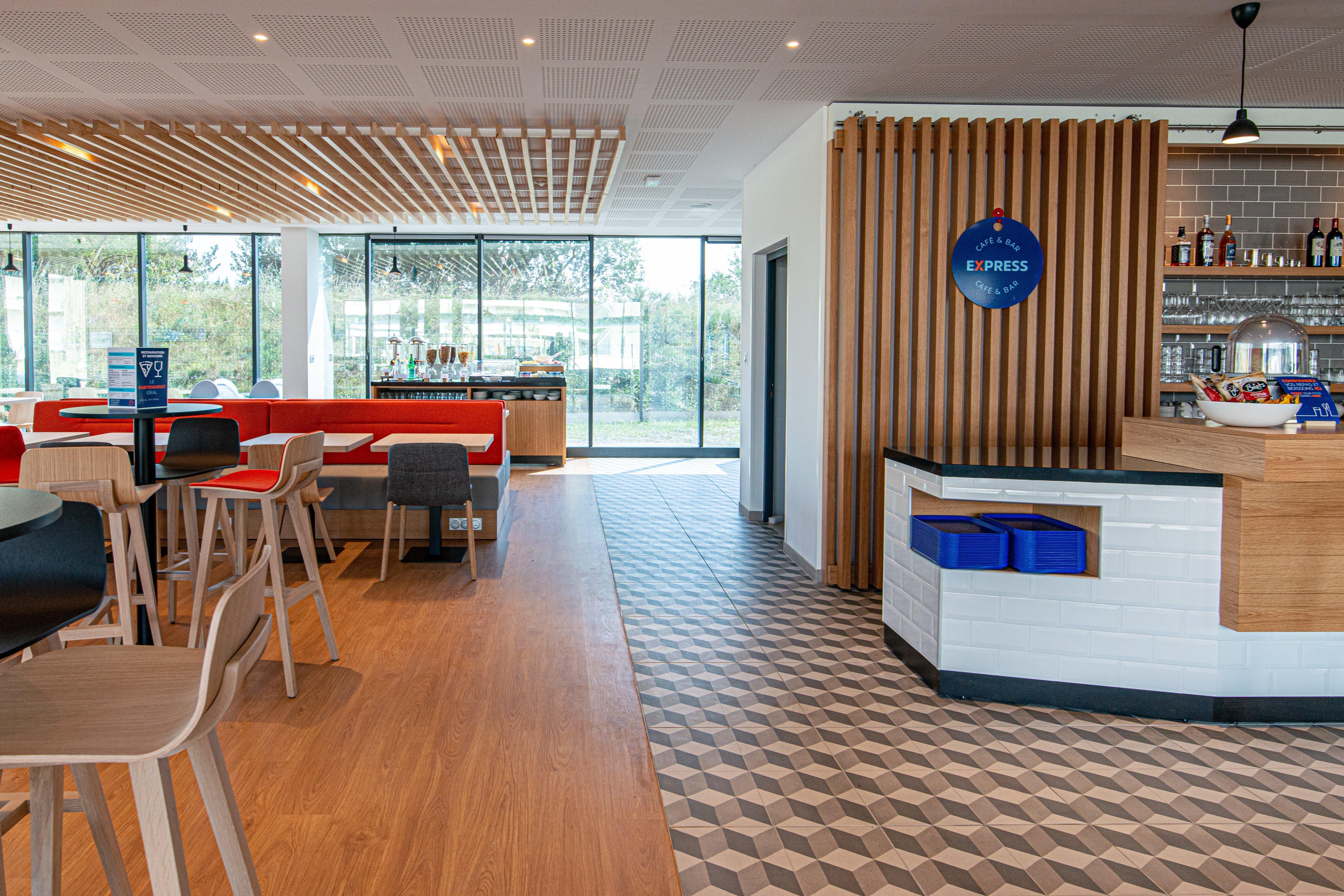 Holiday Inn Express - Bordeaux - Lormont By Ihg Esterno foto